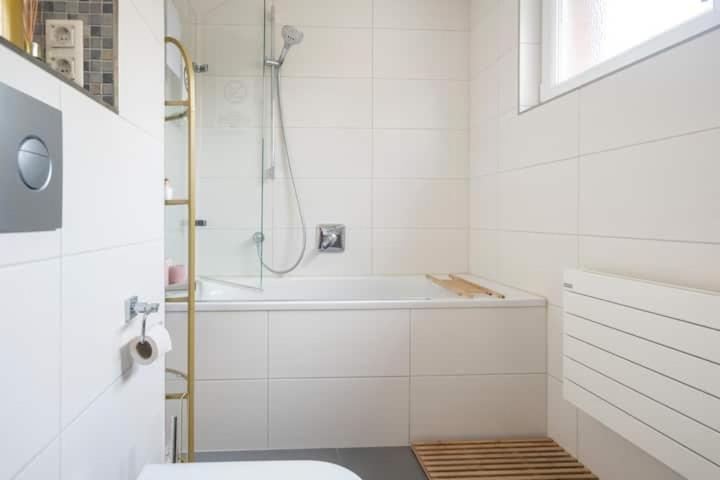 Schoenes Zimmer Im Charmanten Haus Берлин Экстерьер фото